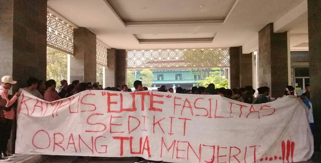 UKT Melambung, Mahasiswa Kembali Meminta Kejelasan Sikap Rektor